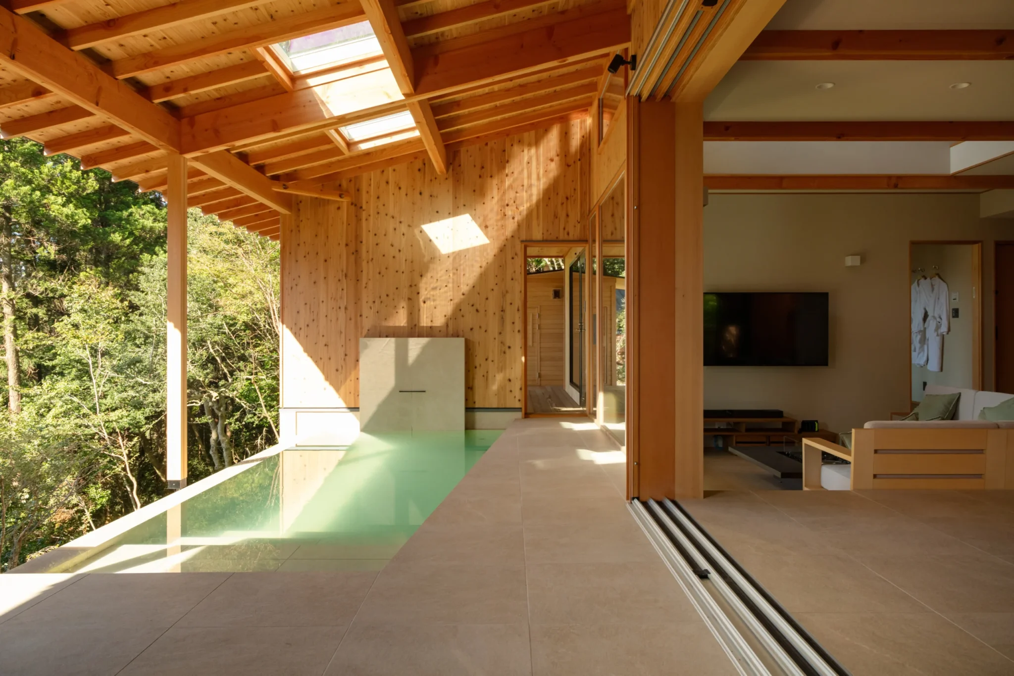 Casablanca Villa Hakoneの芦ノ湖を望むサウナ付きヴィラ