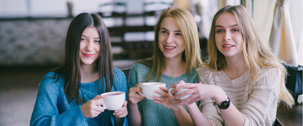 女子旅で現地のカフェやレストランランチを楽しむ
