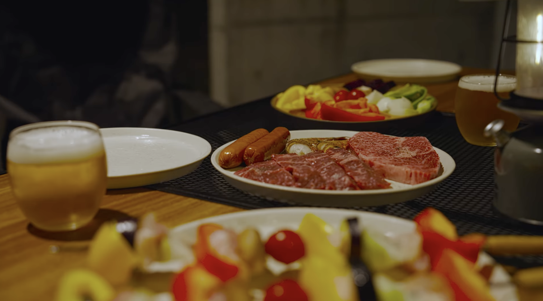 ウッドデッキでBBQを楽しむ