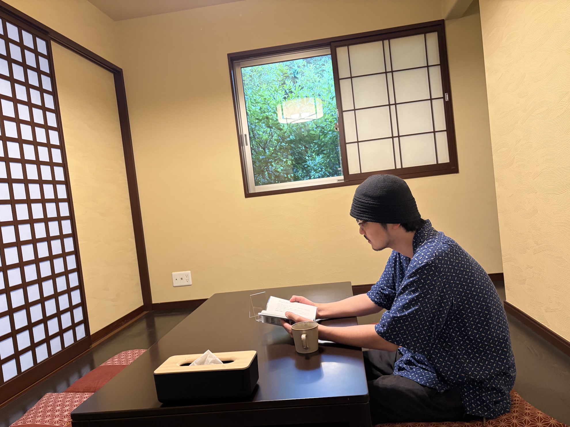 光が差し込む朝のキッチン時間