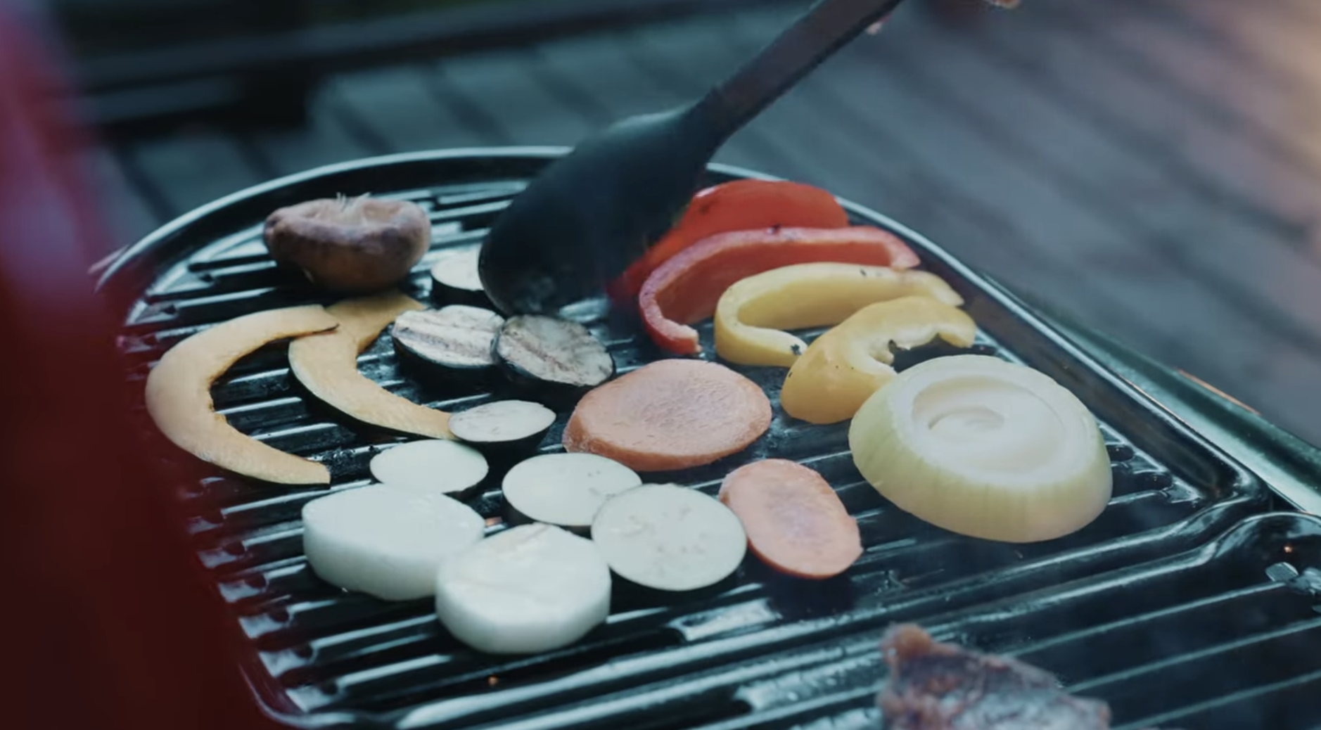 ウッドデッキでBBQと焚き火